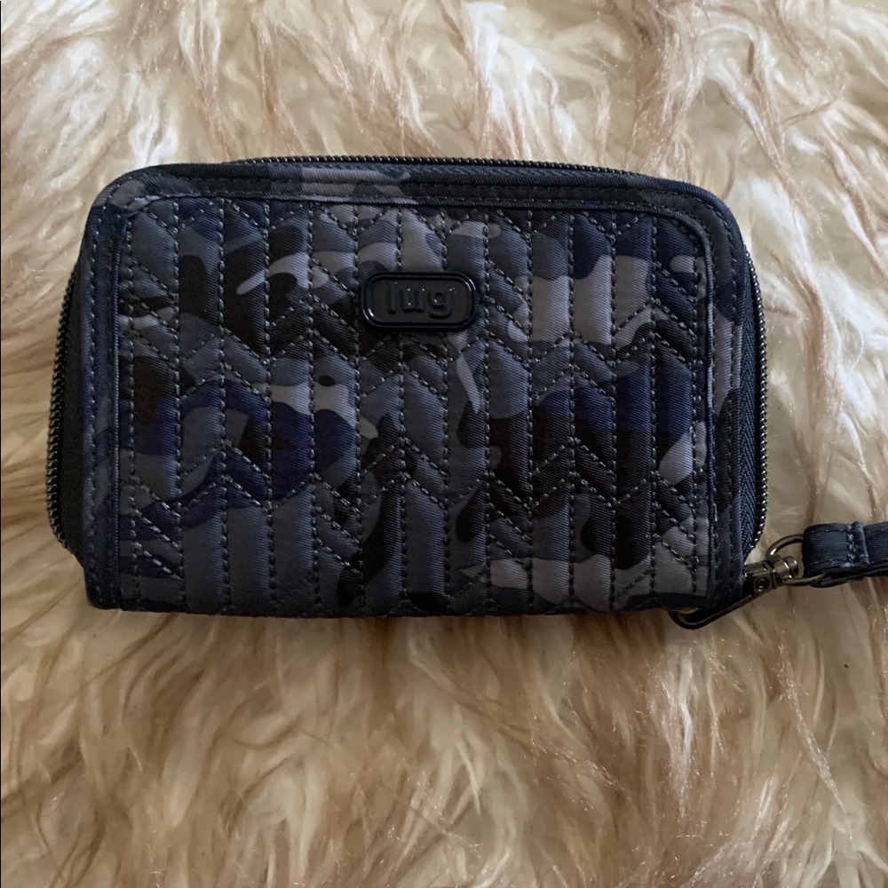LUG Blue Camo Wristlet ❤️